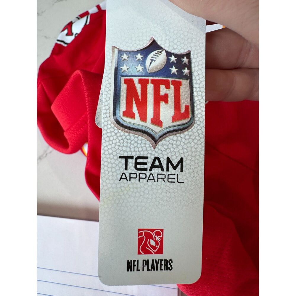NWT NFL Kansas City Chiefs Patrick Mahomes 15 Red Jersey Size Medium - Picture 6 of 7